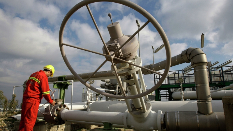 В Европе не ждут резкого сокращения поставок газа из России, заявил эксперт