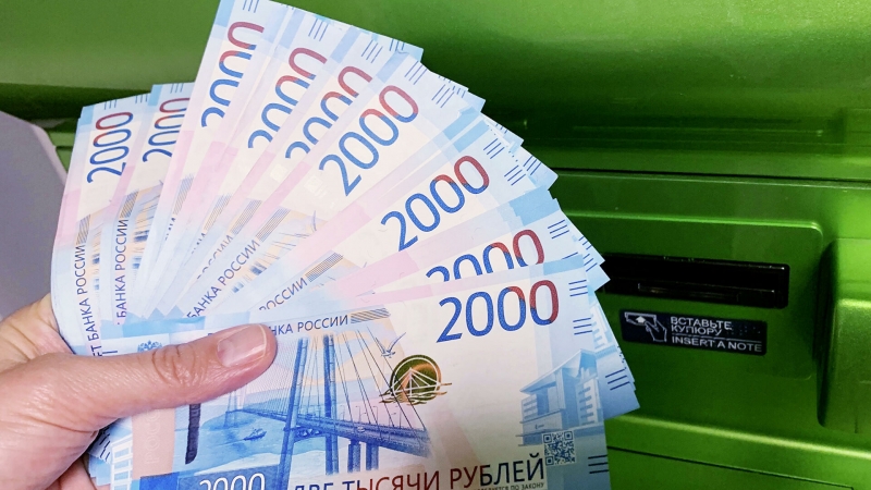 Эксперты заявили о росте числа россиян с рублевыми накоплениями