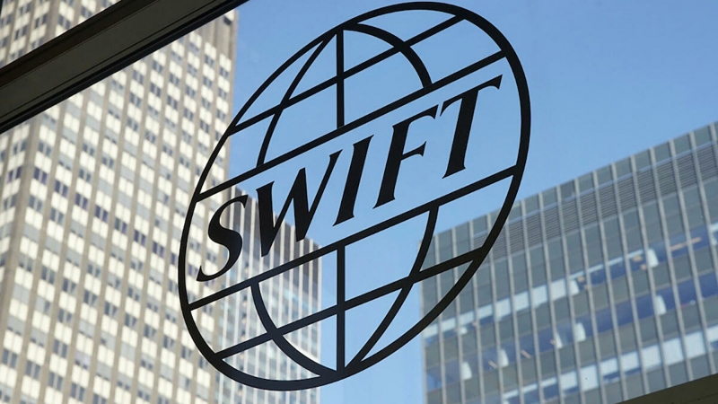 В Лондоне заявили о работе с союзниками над отключением России от SWIFT