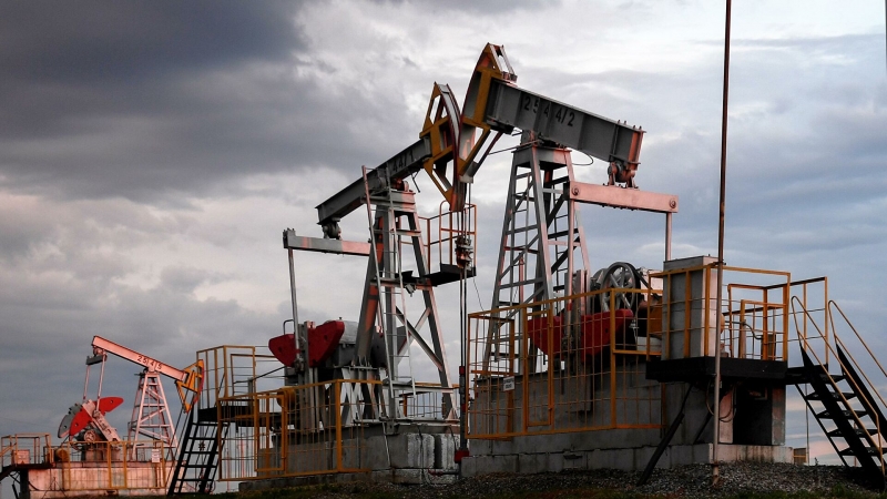 Цена на нефть марки Brent превысила 96 долларов впервые с октября 2014 года