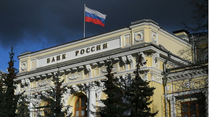 Меняют все: в России растет теневой валютный рынок