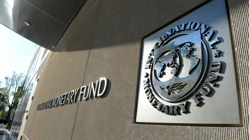 Опасная зона: МВФ увидел угрозу доллару в санкциях против России  