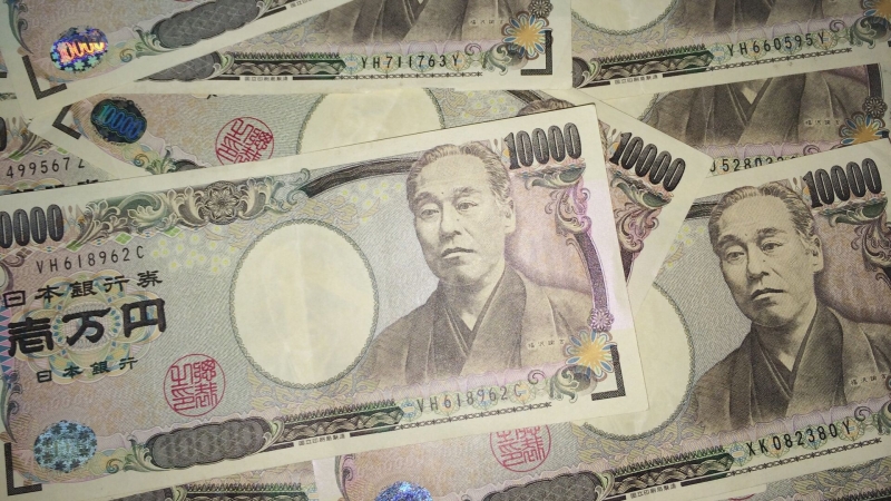 Японская иена опустилась до самого низкого за последние 24 года уровня