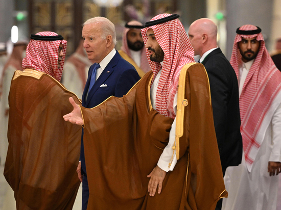 Названы результаты визита Байдена в Саудовскую Аравию: нефть не дешевеет