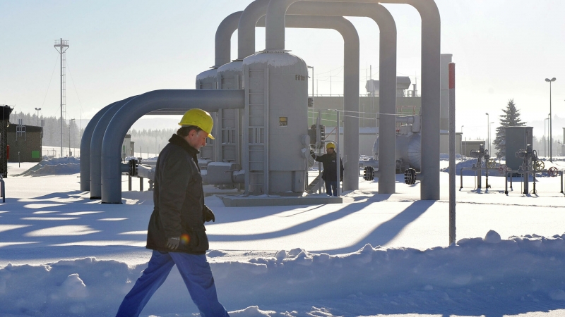 "Газпром" частично забронировал мощности "Ямал — Европы"