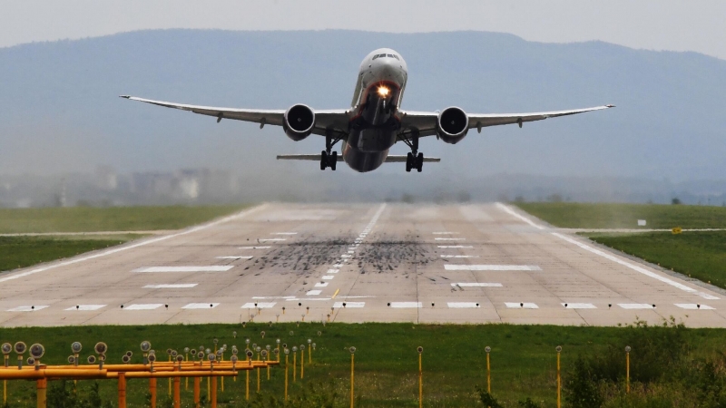СМИ: Минтранс может узаконить перестановку запчастей на самолетах