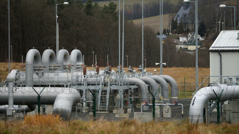 "Газпром" не стал бронировать мощности трубопровода "Ямал — Европа"